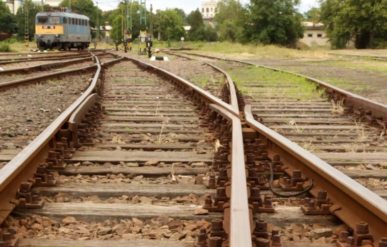Gyalogost gázolt egy személyvonat Egerben