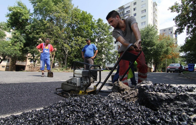 Folytatódik a kátyúmentesítés Miskolc útjain