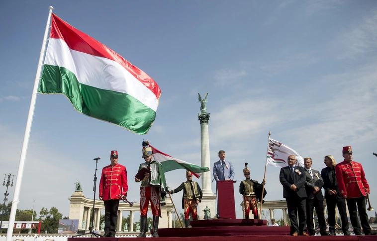 Lezárják a Hősök tere környékét a jövő héten a Nemzeti Vágta miatt