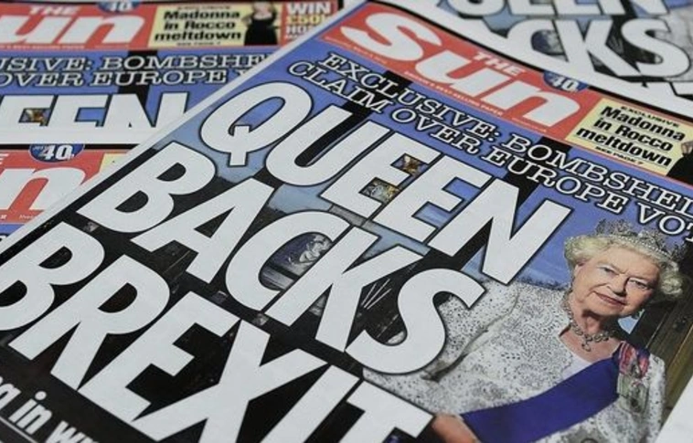 Elmarasztalták a Sunt a királynő Brexit-pártiságát sugalló szalagcíméért