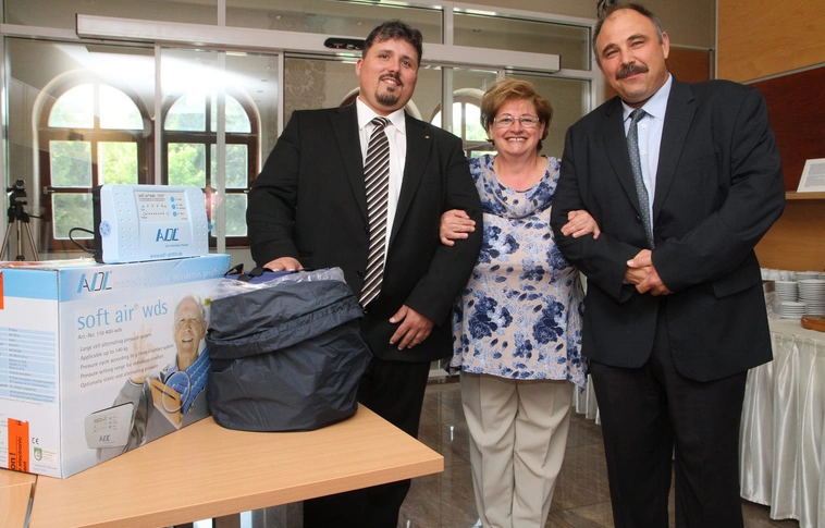 10 millió forintos Rotary adomány a kórházaknak
