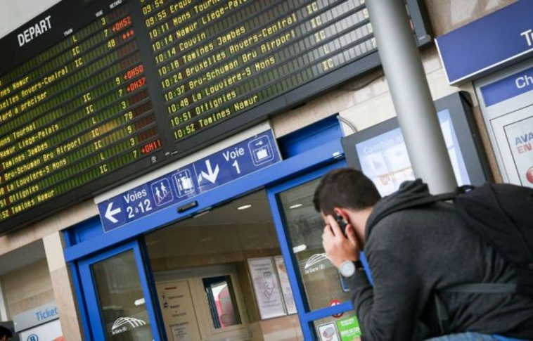 Ismét sztrájkok bénítják Belgiumot a kormány megszorító politikája miatt