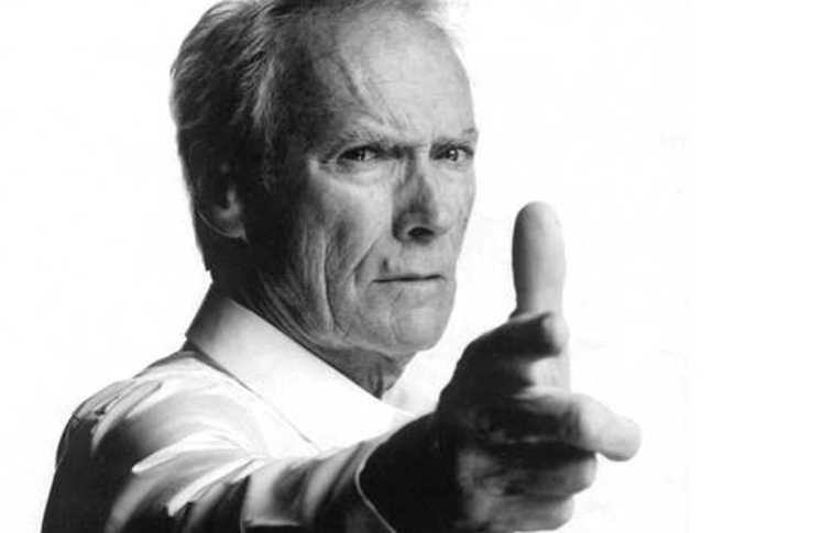 Terrorista támadás ér egy Párizsba tartó vonatot Clint Eastwood új filmjében 