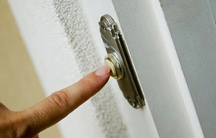 Vigyázat! Csaló gyűjti az Avason élők személyes adatait