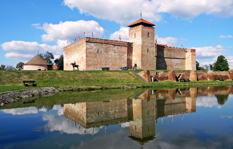 Megtalálták a gyulai vár 1566-os ágyúzásakor bedőlt palánkfalának egy részét