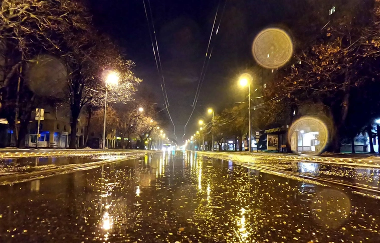 Hétfőre lehűlés várható az éjszakai kiadós eső után