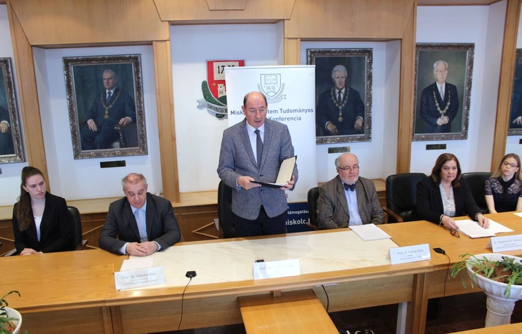 A jövő tudósai mérik össze tudásukat Miskolcon