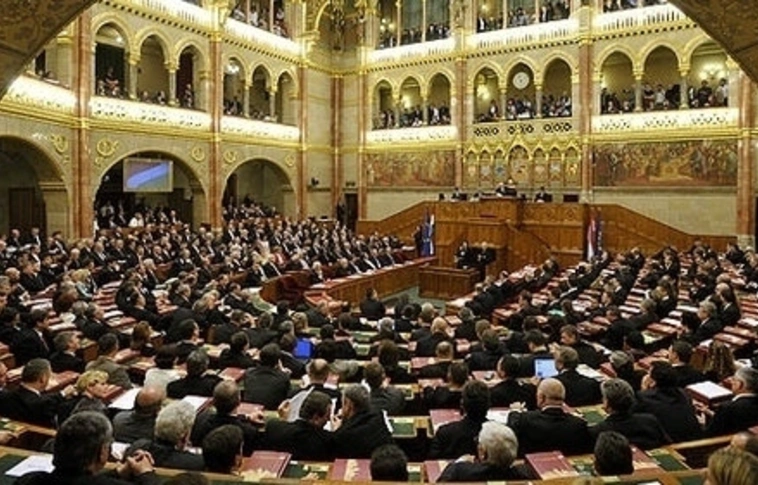Államfőt választ az Országgyűlés hétfőn