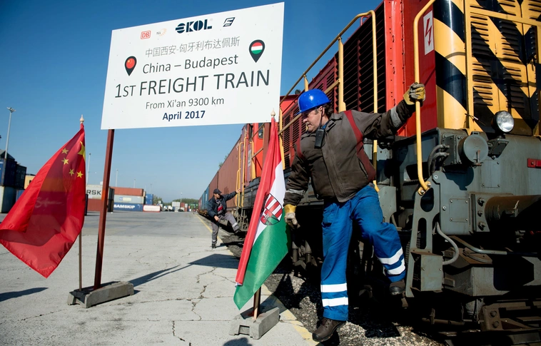 Megérkezett az első közvetlen teherszállító vonat Kínából 