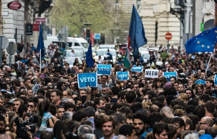  Elkezdődött a felsőoktatási törvény módosítása elleni demonstráció