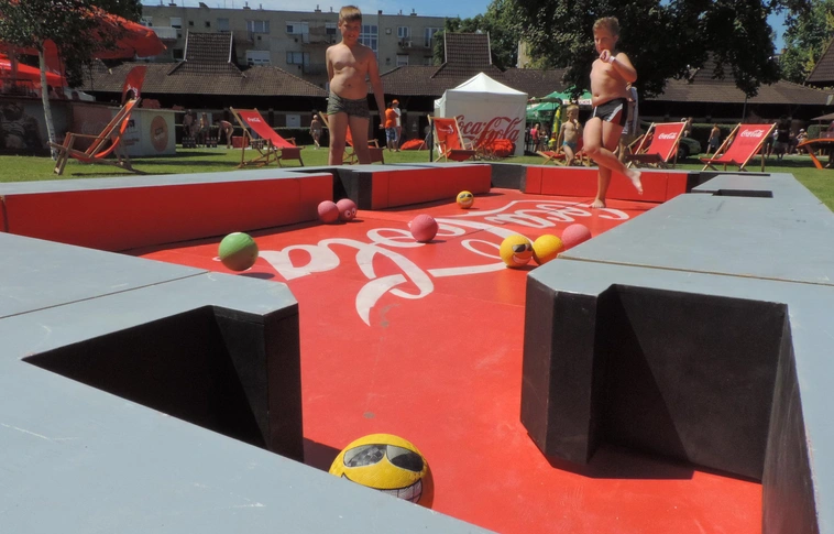 Selyemrétre érkezett a Coca Cola országjáró strandpartyja (Képgalériával)