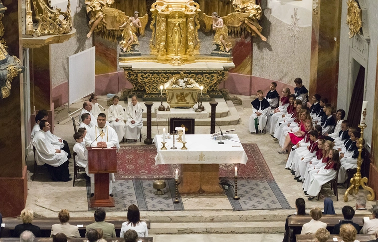 Úrnapi szertartás és körmenet a Mindszenti templomban (képgalériával)