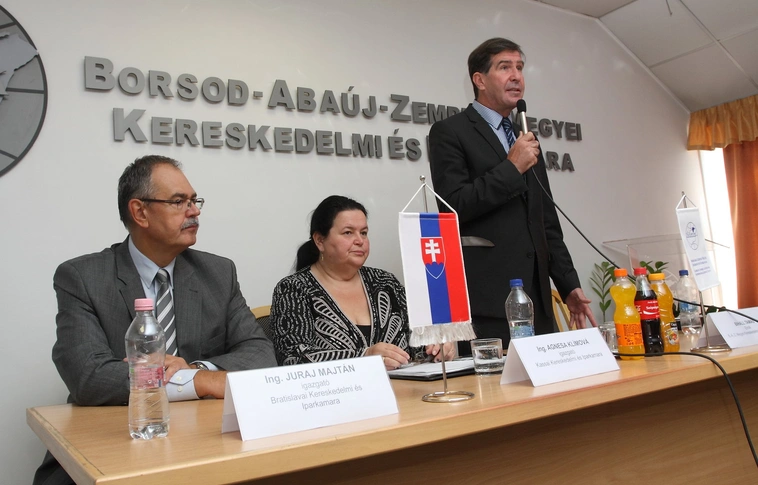 Fontos, hogy a szlovák-magyar alkatrészek pontosan egymásba illeszkedjenek