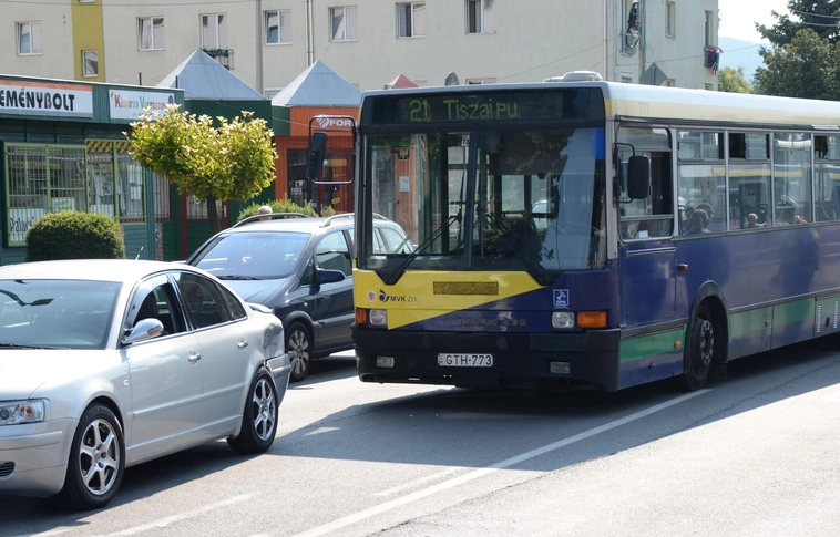 Sávot váltott vagy nem? – még nem tudni
