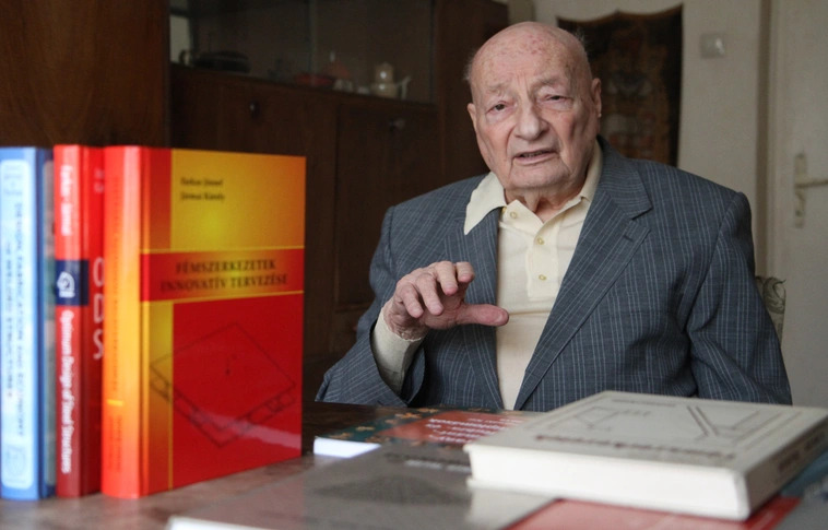 Módszertanával iskolát teremtett