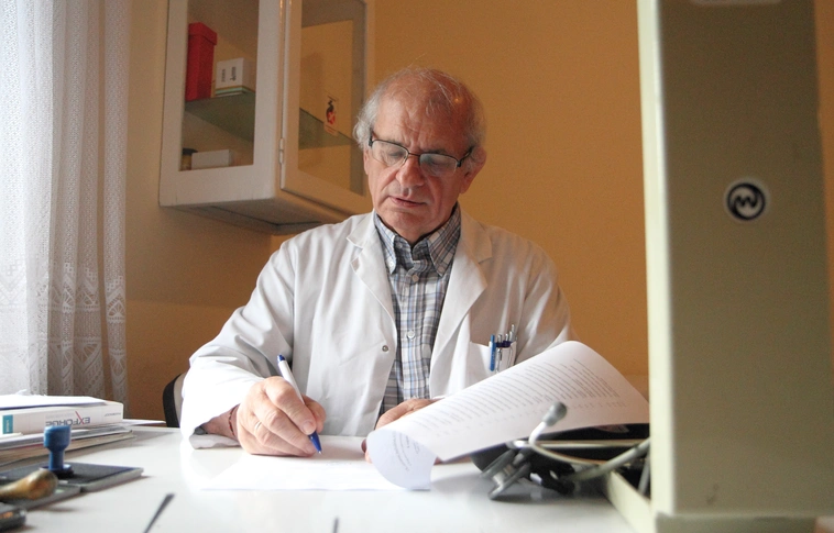 A szenvedélybeteg emberek gyógyításáért, rehabilitációjáért dolgozott