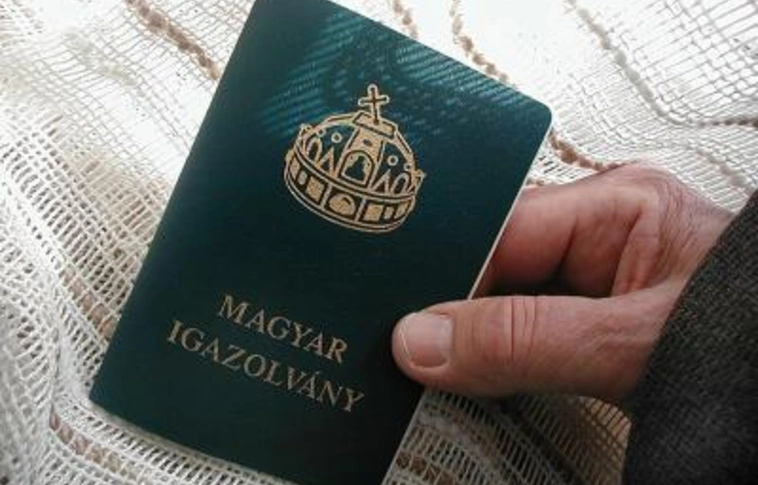 Megkezdte a honosítási ügyintézést az RMDSZ alapítványa