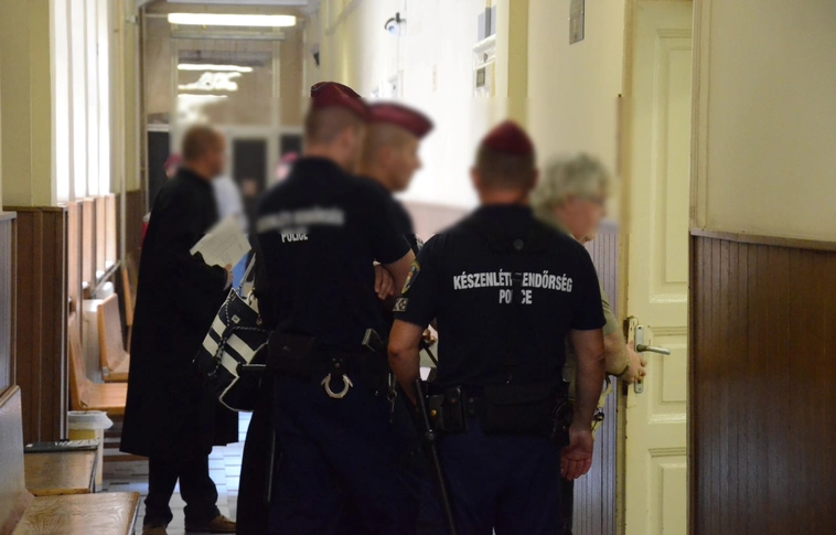 Dollárhamisítókat fogtak Miskolcon