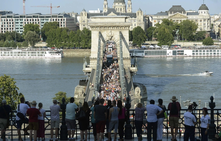 Képek a Budapest Pride-ról – csak erős idegzetűeknek!