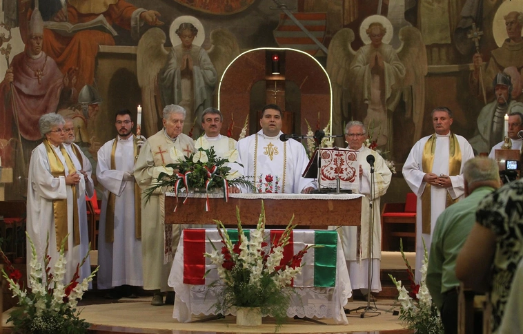 Ünnepi szentmisét és búcsút tartottak a Selyemréti Szent István templomban
