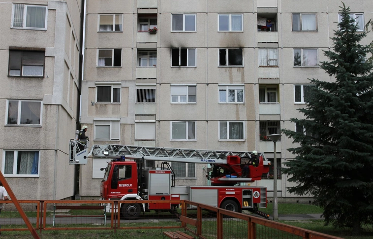 A rendőrség büntetőeljárásban vizsgálja a miskolci lakástűz körülményeit