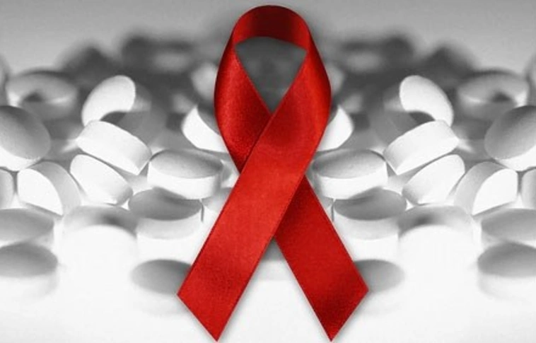 Bőkezűen adakoztak a sztárok a cannes-i jótékonysági AIDS-gálán
