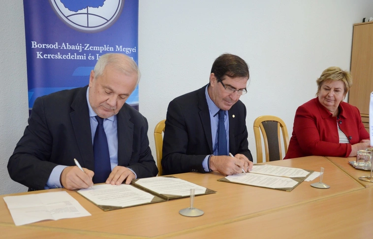 Szerződést kaphatnak azok a tanulók, akik a Miskolci Semmelweis Kórházban járnak gyakorlatra