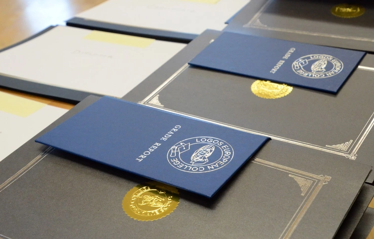 Diplomaosztó a Logosban