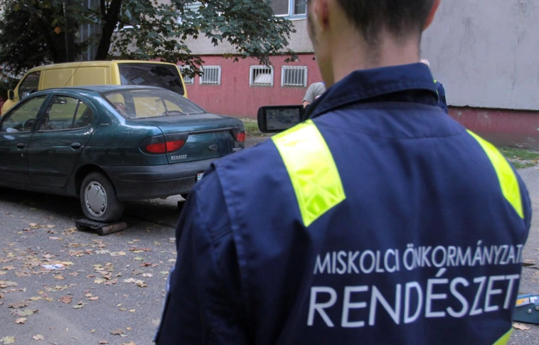 Két hét alatt már több mint száz esetben kellett intézkedniük a miskolci seriffeknek