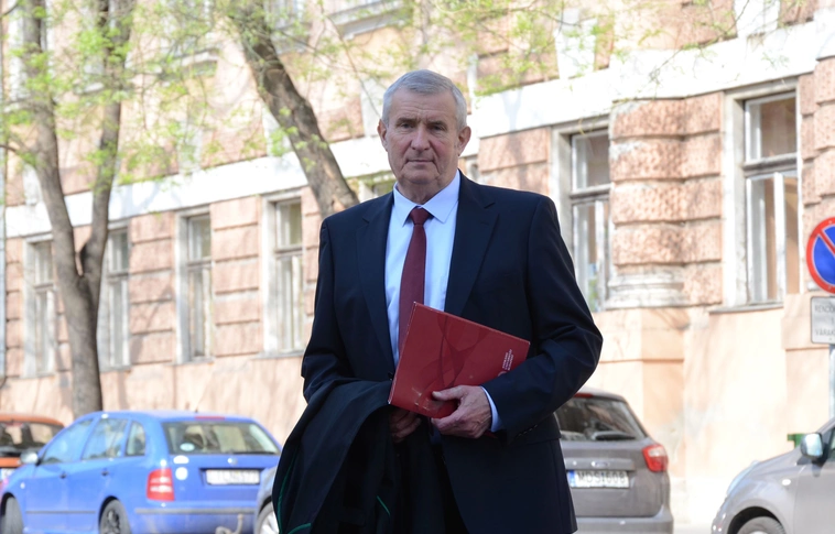 Példaértékűen gyakorolta ügyvédi hivatását