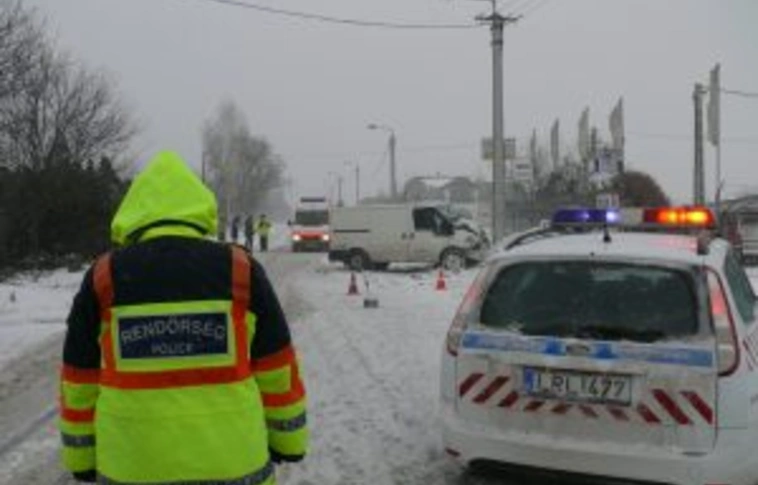 Heten haltak meg a hétvégén az ország közútjain