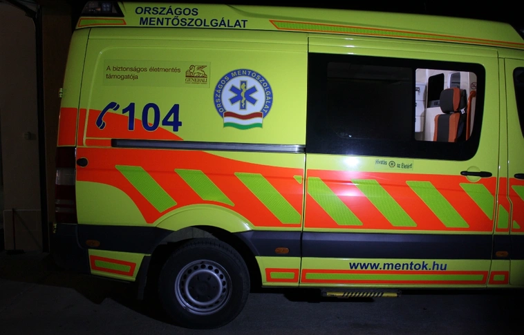 Mentősökre támadt Nyírbogáton