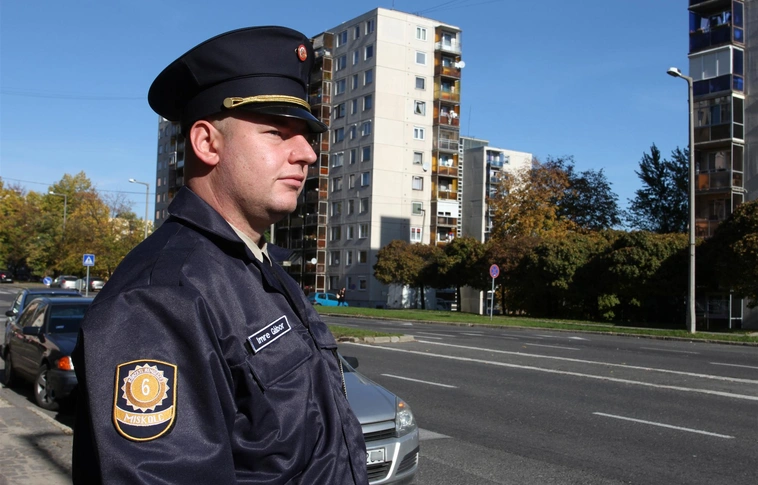 A köztéri italfogyasztást, és a kutyasétáltatókat ellenőrizték