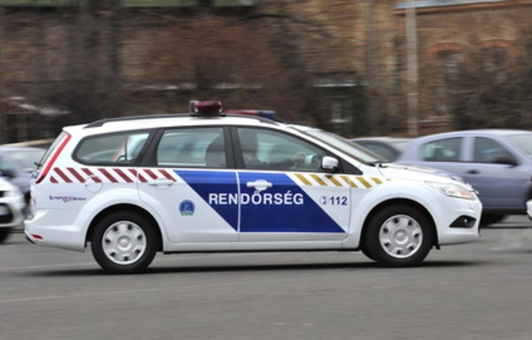 Országszerte segítettek a rendőrök fagyoskodó embereken