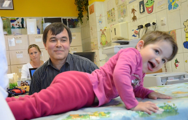 Élethivatása a gyermekek gyógyítása 