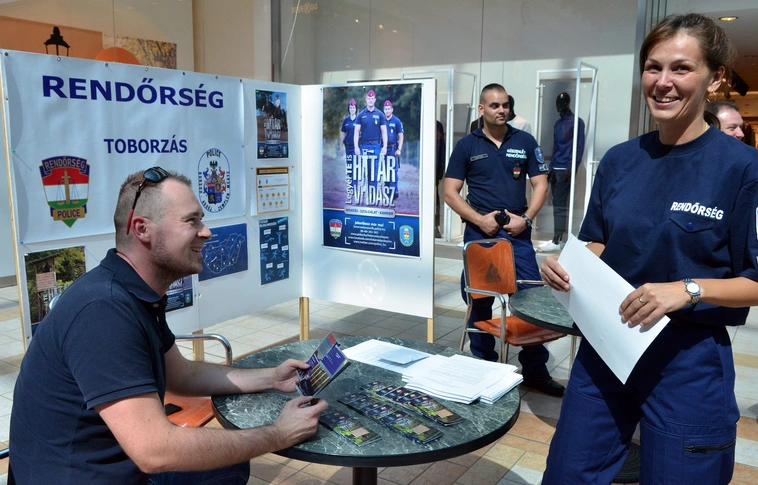Háromezer határvadászt vennének fel