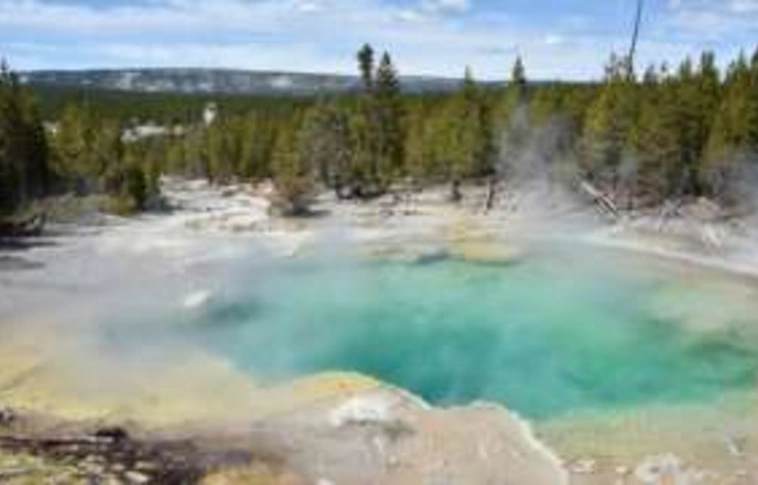 Halottnak nyilvánították a férfit, aki a Yellowstone nemzeti forró gejzírébe esett
