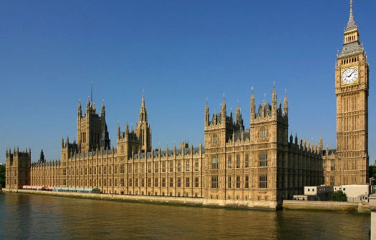 Előrehozott választásokat tartanak június 8-án Nagy-Britanniában