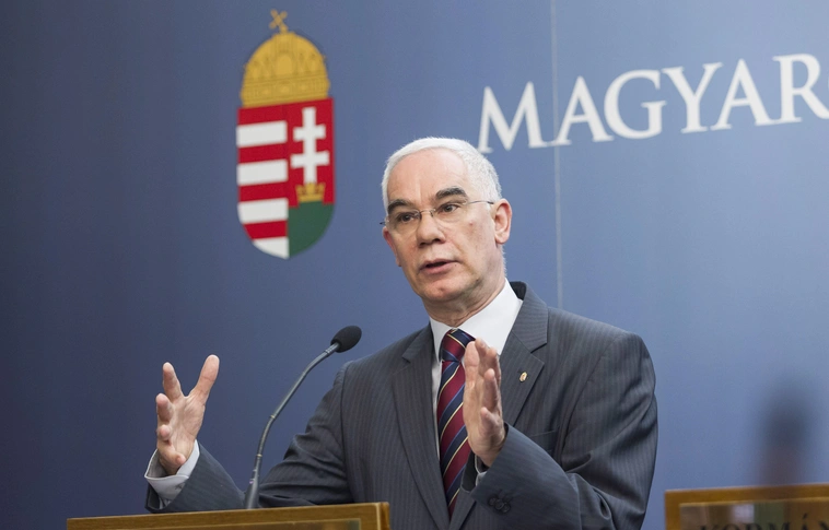 Balog: a törvénymódosítás Magyarország, a magyarok érdekeit szolgálja