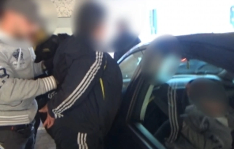 A belügyminisztert érintő dokumentumokat akart külföldre juttatni egy férfi