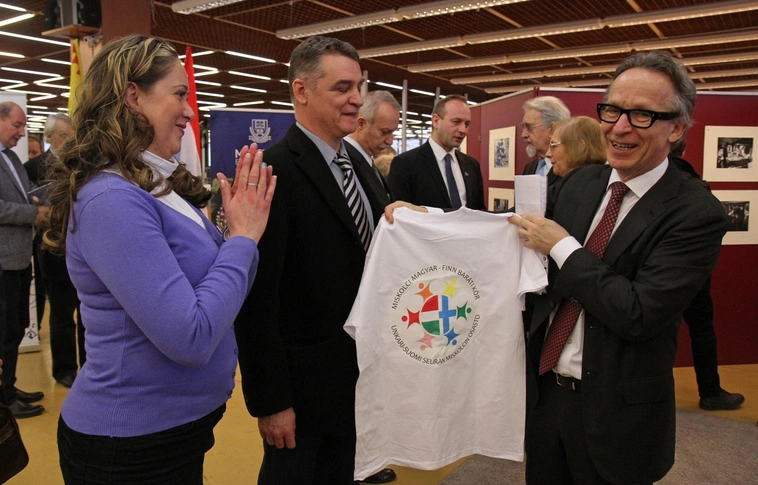 Tárlattal ünneplik függetlenségüket a finnek Miskolcon