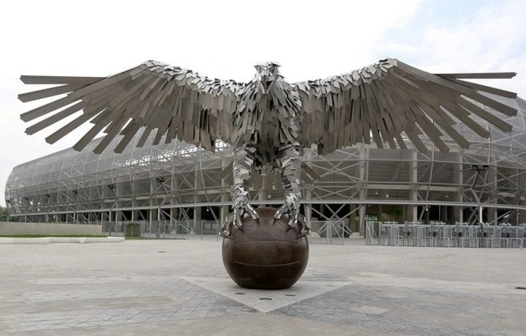 Magyar készíti Amerikában egy stadion sólyomszobrát