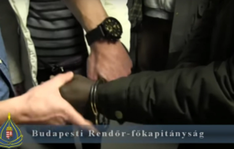 Egy nemzetközi pénzmosási ügy gyanúsítottját hozták Magyarországra
