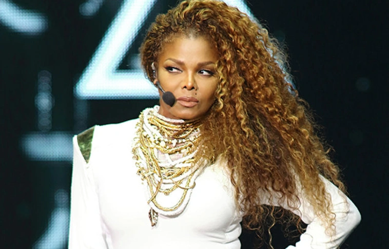 Janet Jackson szeptemberben folytatja a turnézást