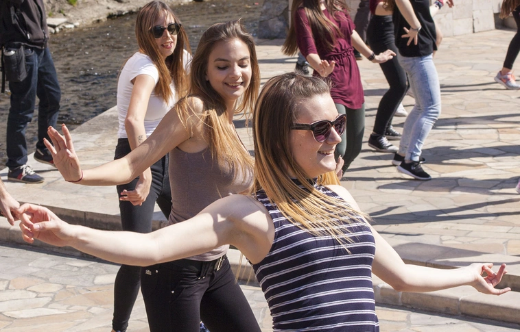 Bárki beállhatott a flashmob akció táncosai közé