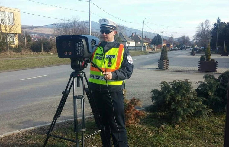 Ugye, senki sem akar belefutni a traffipaxba? – Megmutatjuk, hol mérnek