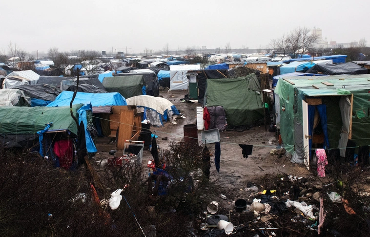 Párizs nagyobb hozzájárulást kér Londontól a calais-i migrációs helyzet kezeléséhez