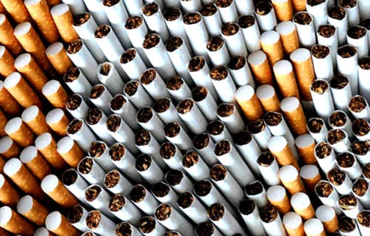 Több mint százmillió forint értékű, zárjegy nélküli cigarettát szállított