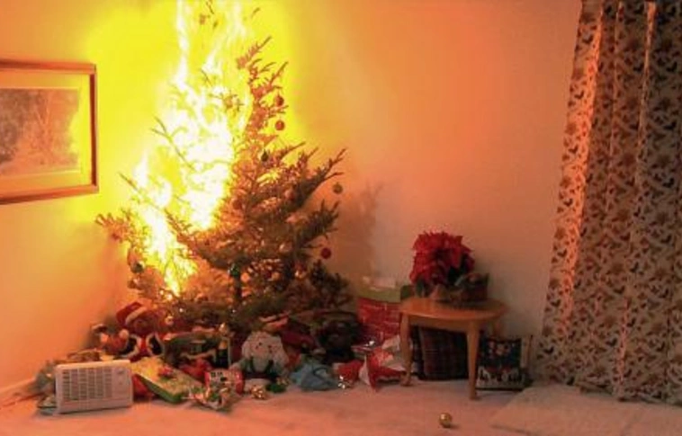 Katasztrófavédelem: tizennégy esetben okozott tüzet adventi koszorú