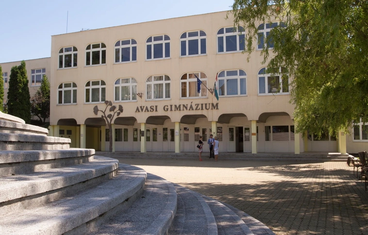Tanévkezdésre befejezik a felújításokat az iskolákban